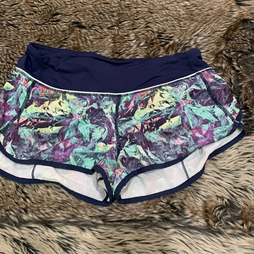 Lululemon Run: Speed Short *4-way Stretch Iridescent Multi / Deep Navy Size 6